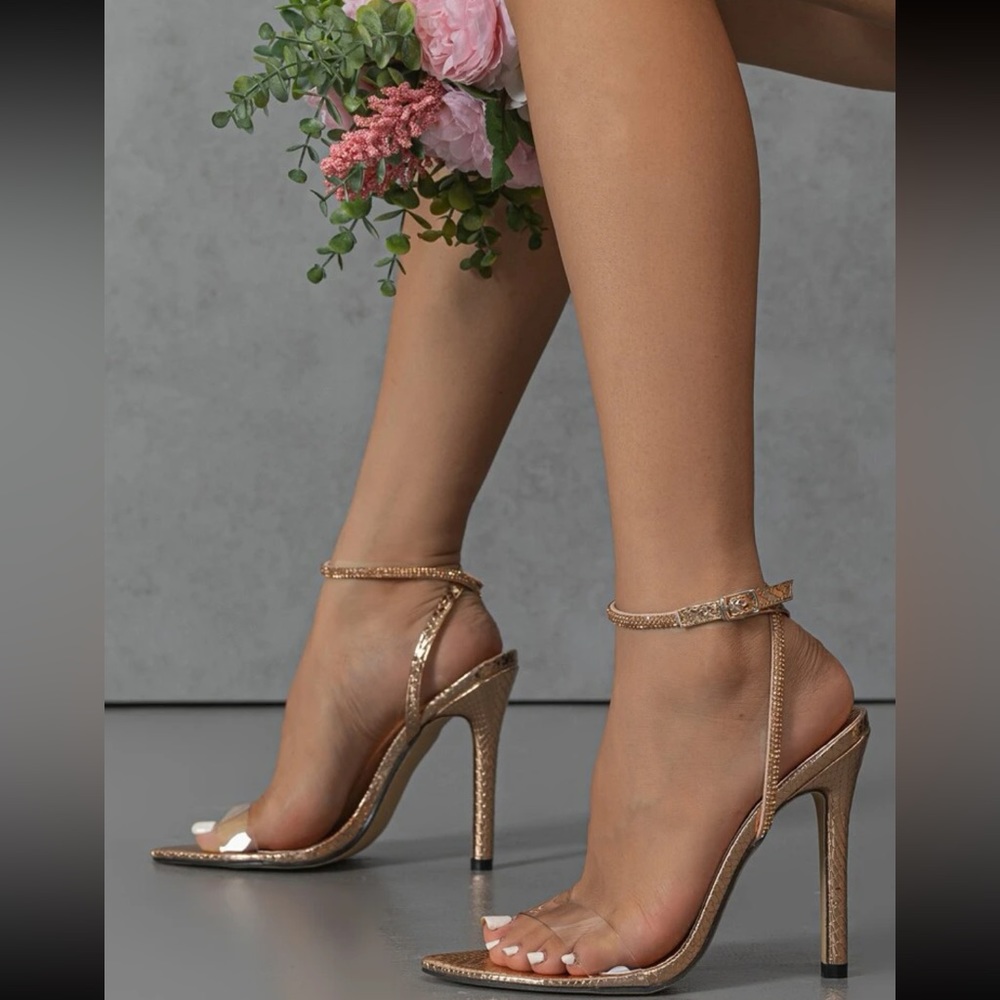 Gold clip on shoes